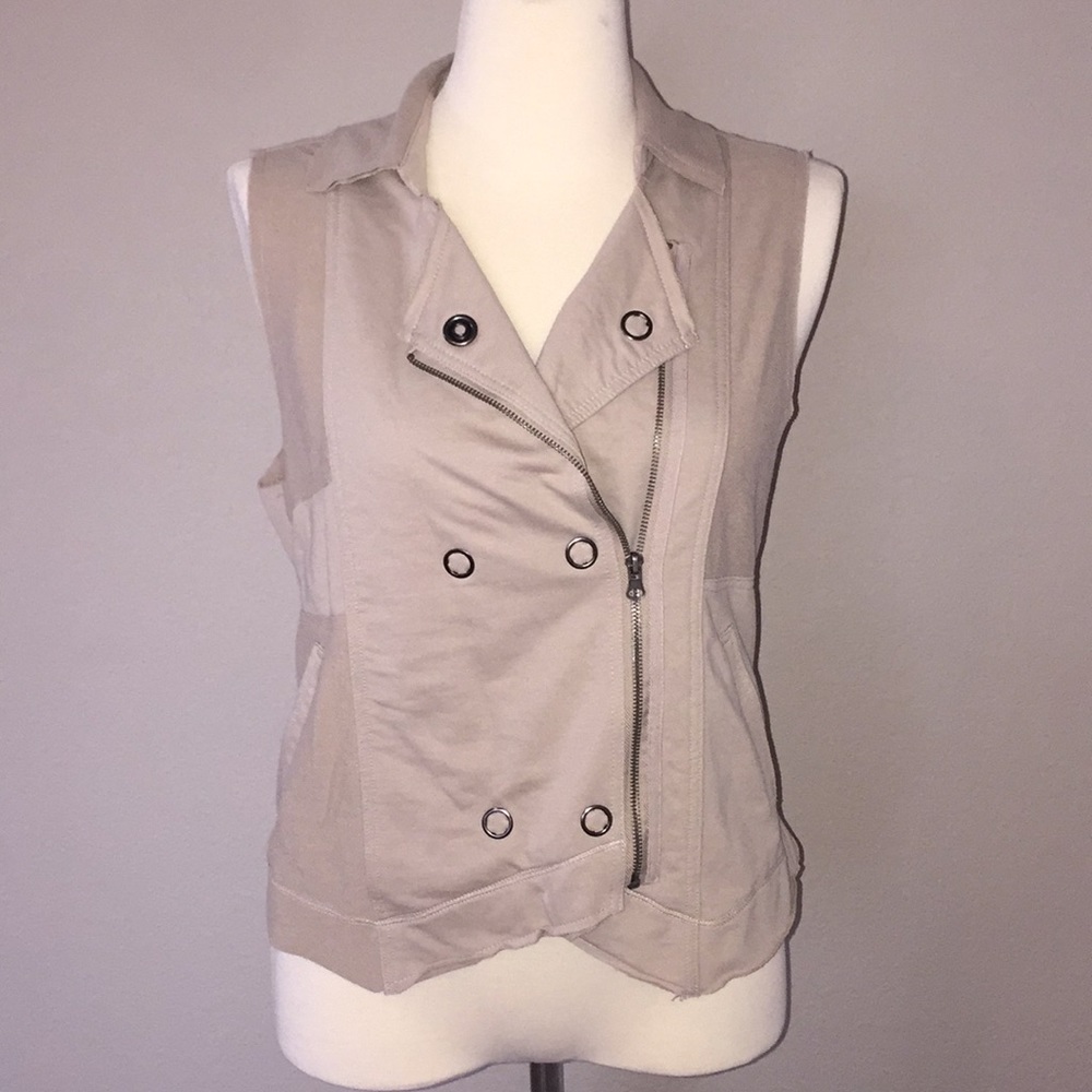 BKE cotton khaki vest size large